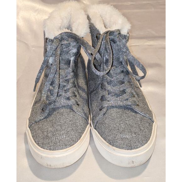 Old Navy Women's Gray Felt High Top Shoes Booties Lace Up Size 7 Faux Fur Trim - Picture 3 of 9